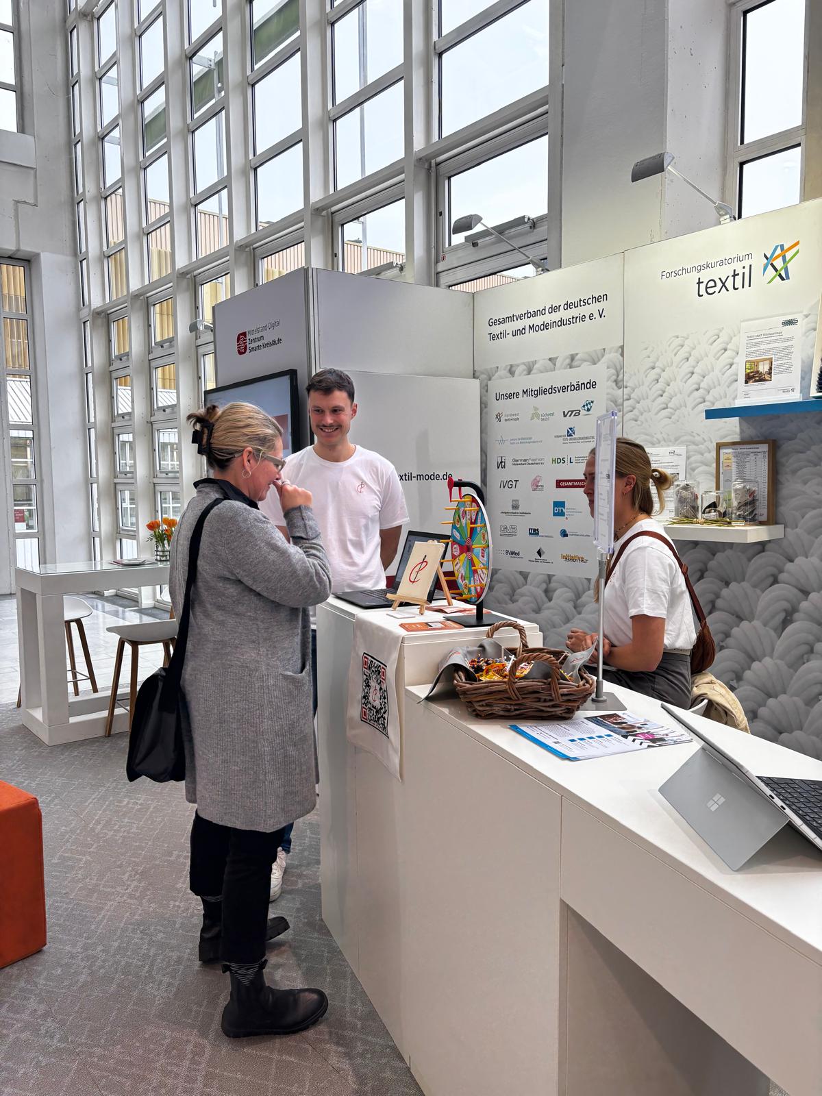 Engaging conversations at the textil+mode booth