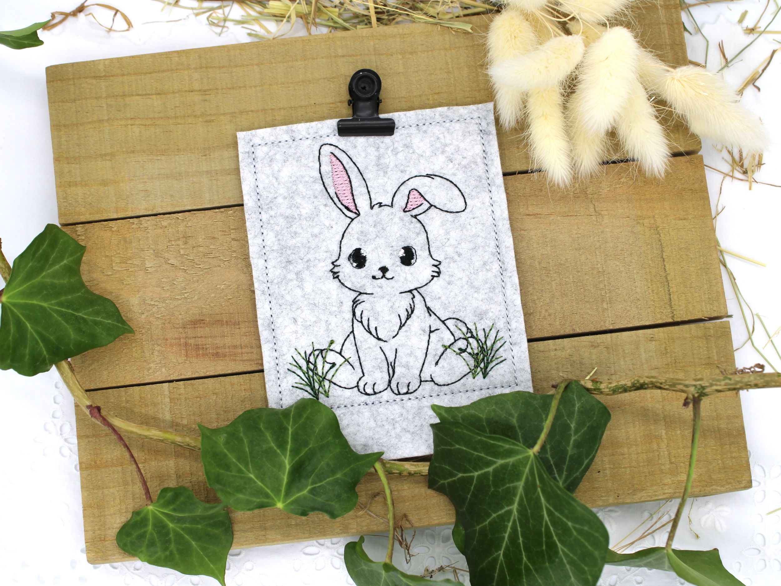 Free Easter Embroidery File: Easter Bunny by Fadenstark