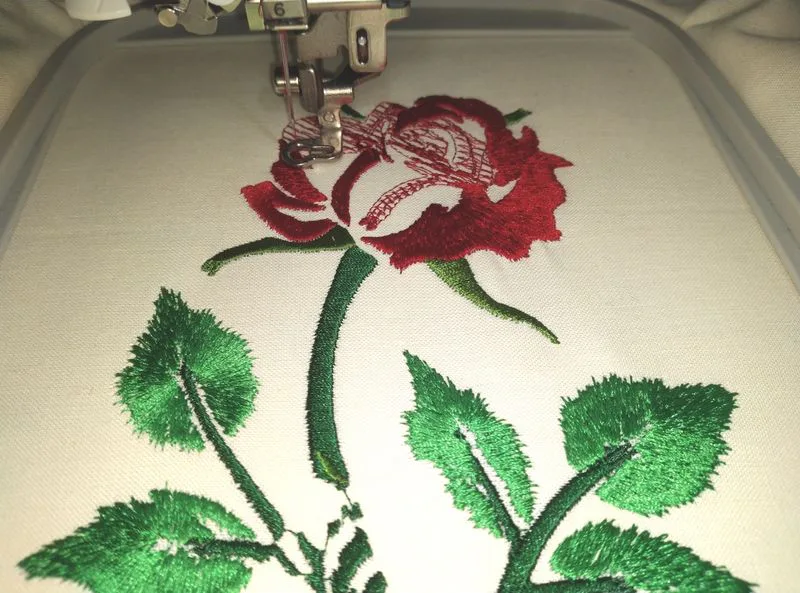 Rose embroidery design by Atelier RoCas